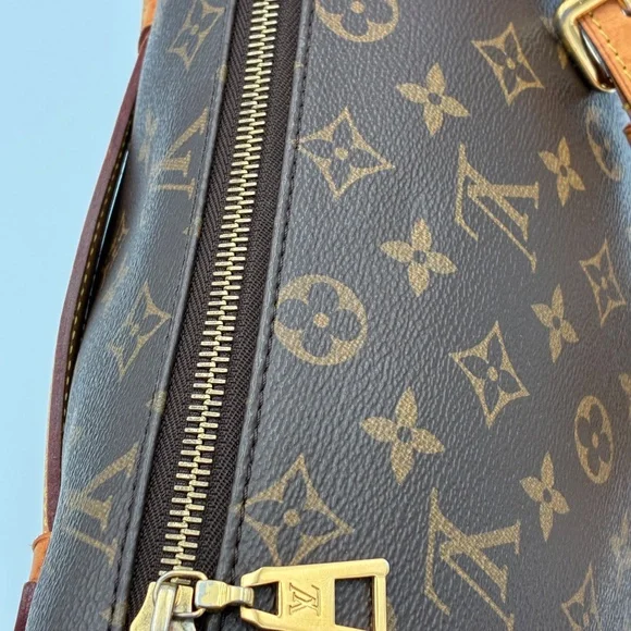 Louis Vuitton Bumbag - Picture 9 of 16